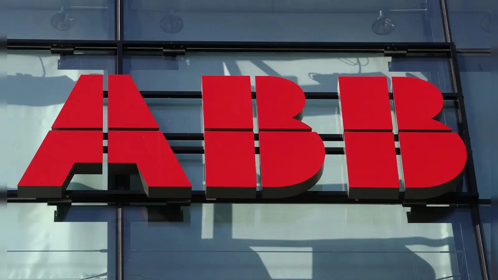 ABB hiring Data Analyst in Bangalore – HR and workforce analytics, Power BI dashboards, Python and Excel data analysis for career growth in industrial automation.